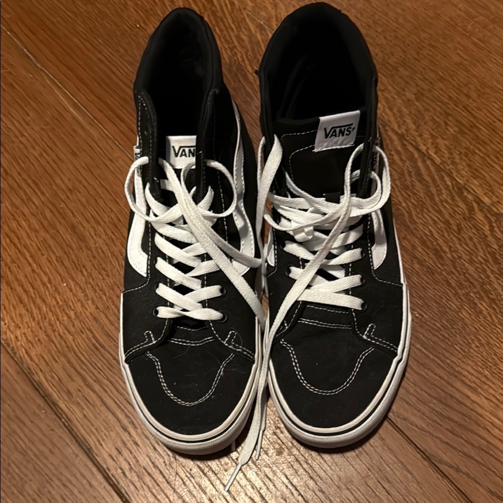 Vans Black and White SK8-Hi Sneakers size women’s 10